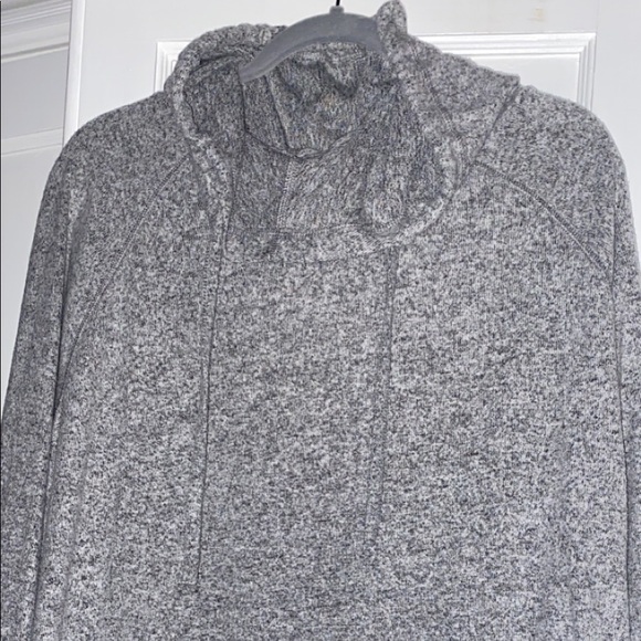 Torrid Size 2 Supersoft Pullover - Picture 2 of 2